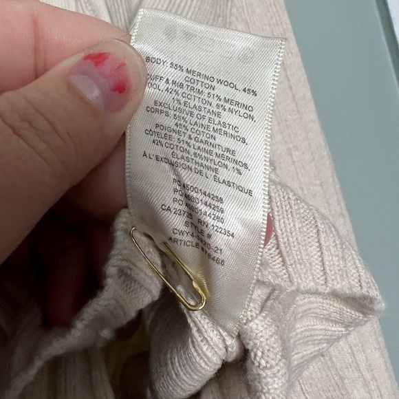 Aritzia Wilfred plunge front cardigan - Picture 7 of 7